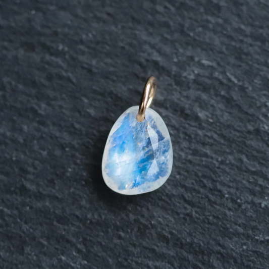 Rainbow Moonstone Pendant – Intuition & Light